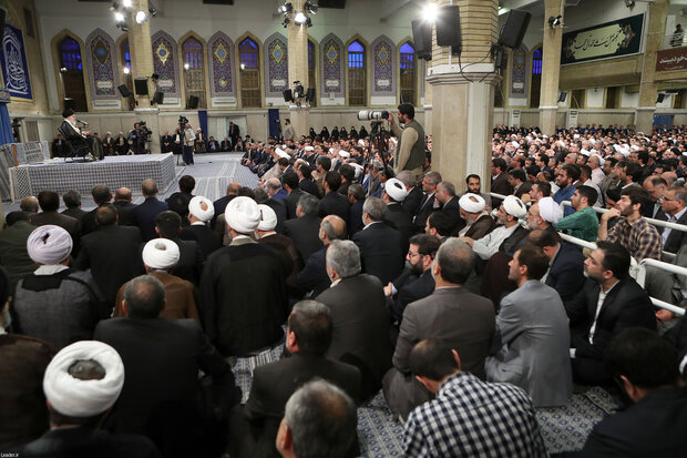 Judiciary personnel meet Ayatollah Khamenei