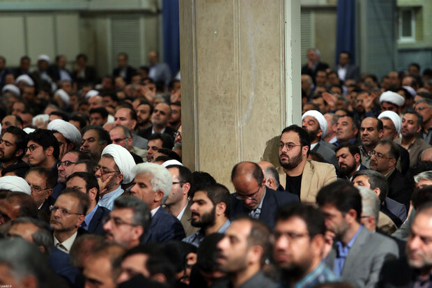 Judiciary personnel meet Ayatollah Khamenei