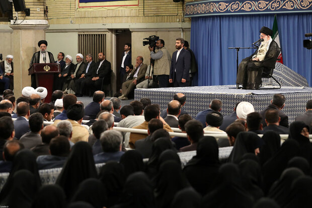 Judiciary personnel meet Ayatollah Khamenei