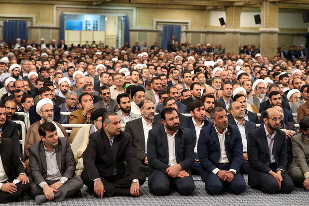 Judiciary personnel meet Ayatollah Khamenei