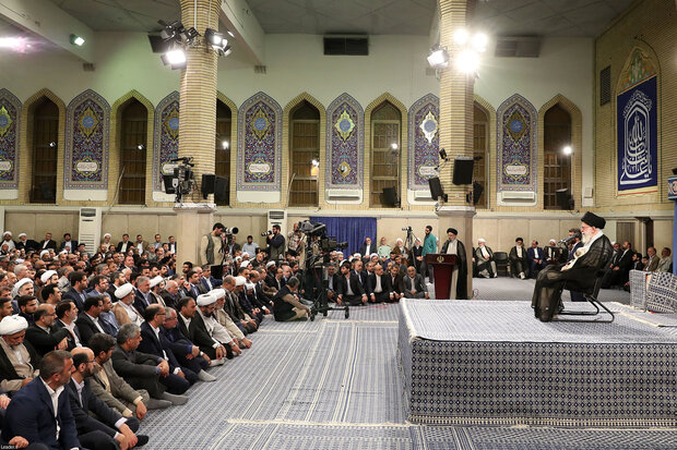 Judiciary personnel meet Ayatollah Khamenei