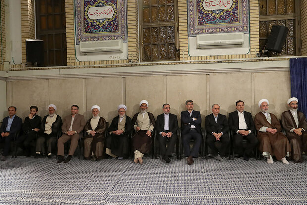 Judiciary personnel meet Ayatollah Khamenei