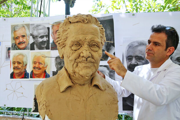 Busts of contemporary luminaries symposium is underway in Tehran