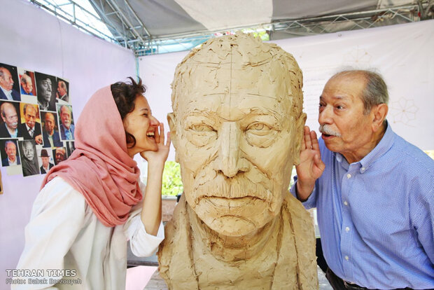 Busts of contemporary luminaries symposium is underway in Tehran