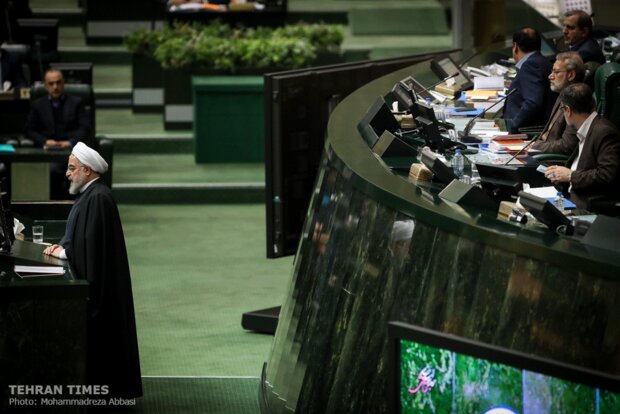 Rouhani submits budget bill to parliament