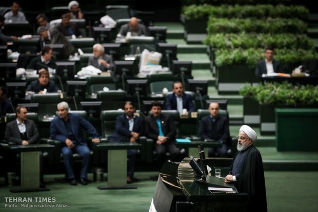 Rouhani submits budget bill to parliament