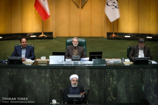 Rouhani submits budget bill to parliament