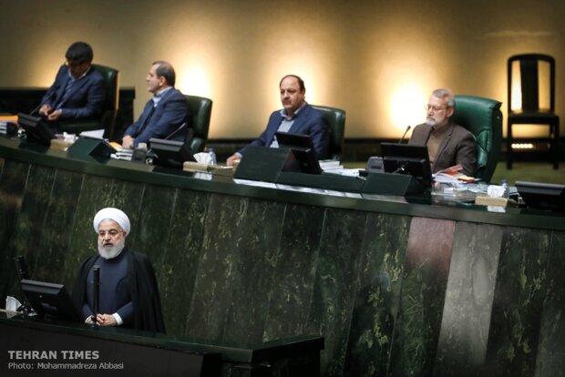 Rouhani submits budget bill to parliament