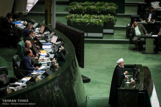 Rouhani submits budget bill to parliament