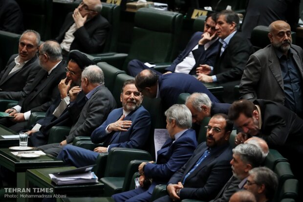 Rouhani submits budget bill to parliament