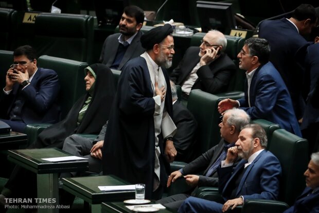Rouhani submits budget bill to parliament