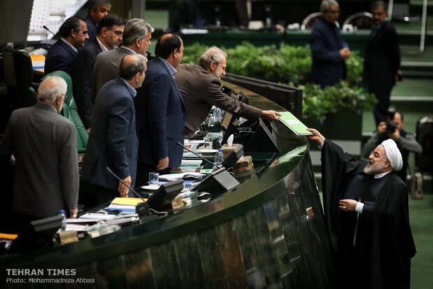 Rouhani submits budget bill to parliament