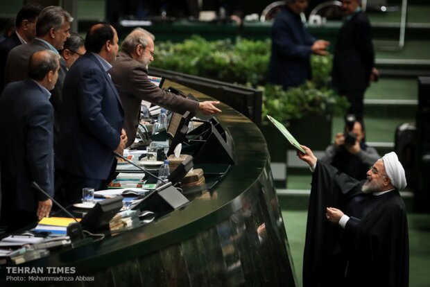 Rouhani submits budget bill to parliament
