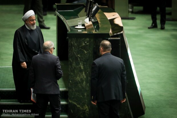 Rouhani submits budget bill to parliament
