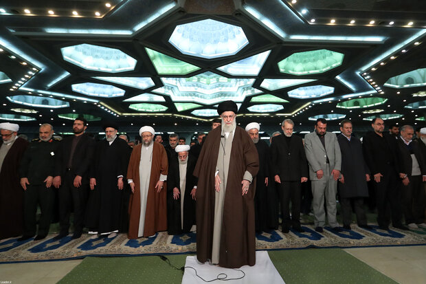 Leader of the Islamic Revolution leads Friday prayers