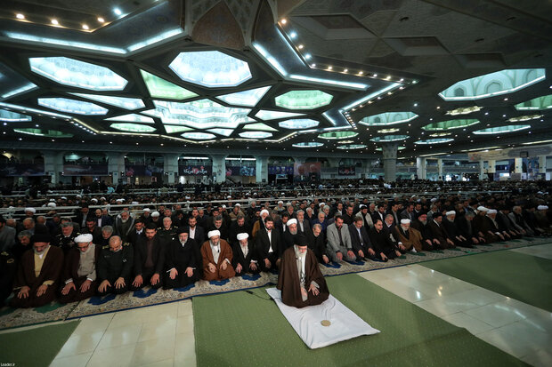 Leader of the Islamic Revolution leads Friday prayers