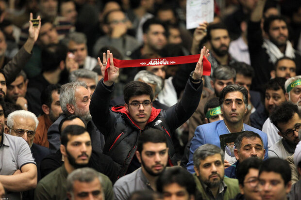 Leader of the Islamic Revolution leads Friday prayers