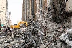 ریزش ساختمان ۱۰ طبقه در آبادان