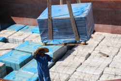 ترانزیت خودرو و صادرات کالاهای غیر نفتی از بندرکاسپین