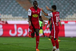 دیدار تیم های فوتبال پرسپولیس تهران و مس کرمان