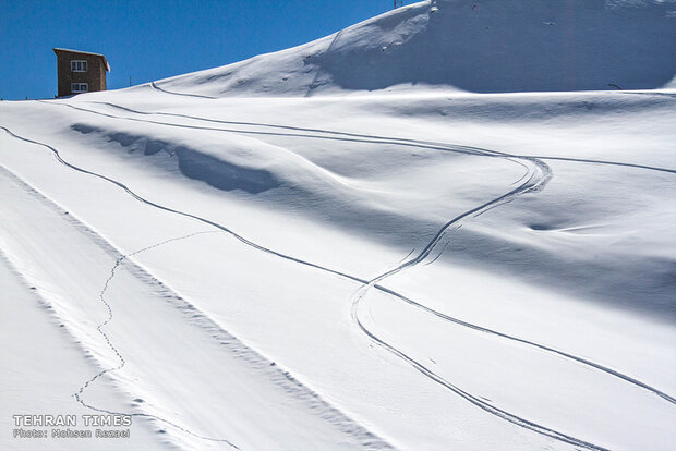 Tochal ski resort provides services