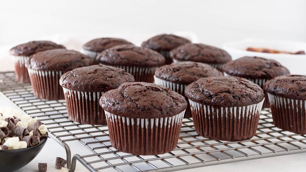 How to Store a Cake Overnight