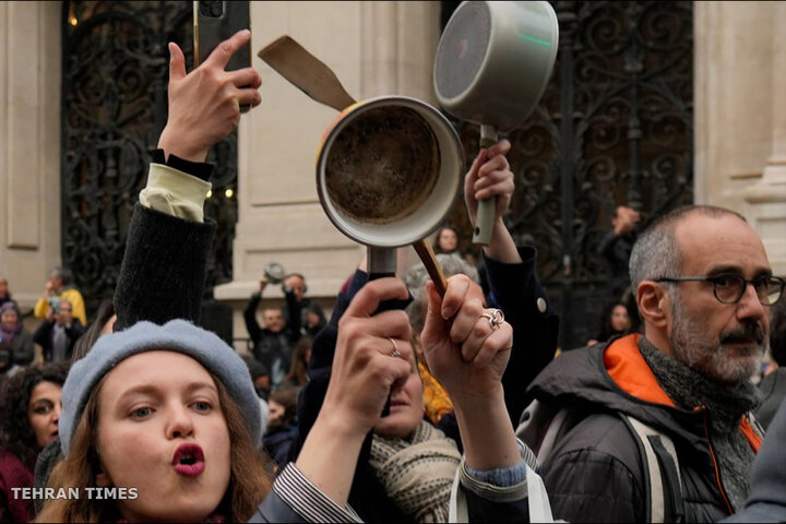 Spoons and cooking pots revolution against Macron