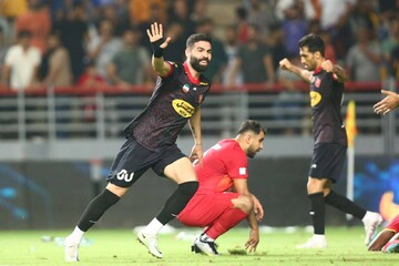 بازی تیم فوتبال پرسپولیس و فولاد