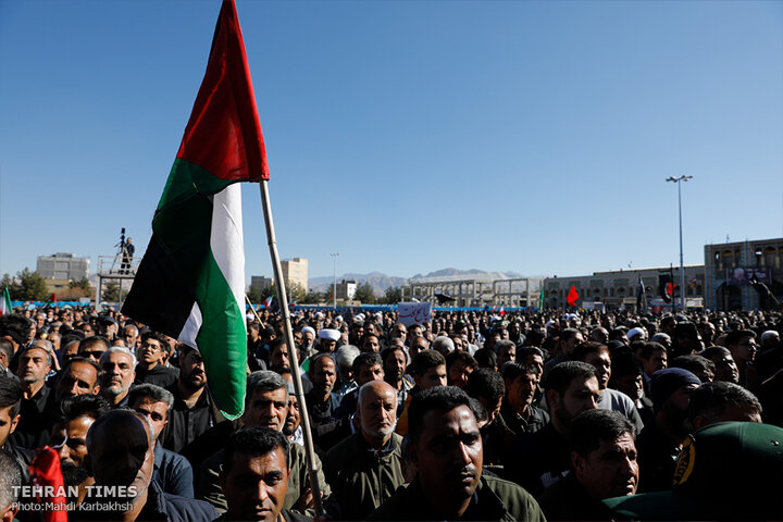Farewell ceremony and burial for Kerman martyrs