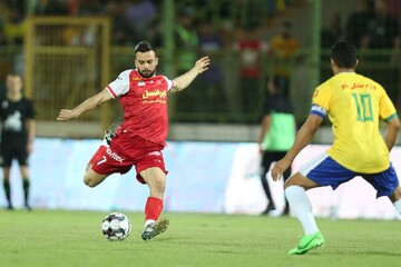 بازی تیم فوتبال پرسپولیس و صنعت نفت آبادان