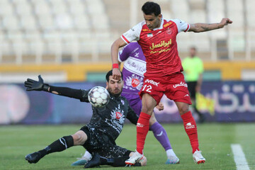 دیدار تیم فوتبال پرسپولیس و هوادار