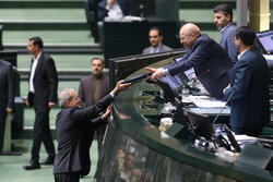 تقدیم لایحه بودجه سال ۱۴۰۴ کل کشور به مجلس