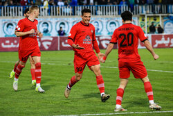 لیگ برتر فوتبال - ملوان و تراکتور