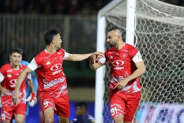 تیم های فوتبال پرسپولیس و چادرملو - سردار دورسون