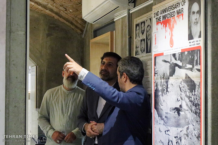 Guardian Council member tours Tehran Times anniversary exhibition