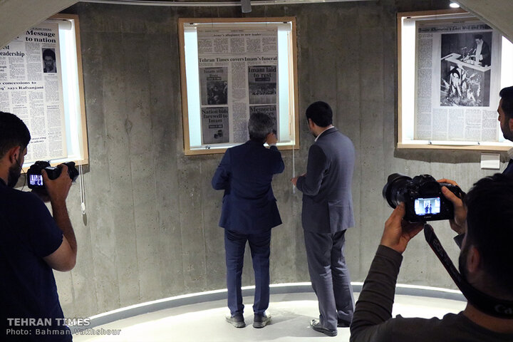 Guardian Council member tours Tehran Times anniversary exhibition