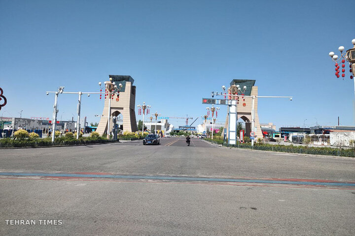 China-Kazakhstan Khorgos intl. border co-op center visited by SCO Media Summit participants