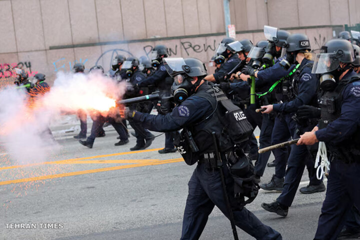 Los Angeles in turmoil as Trump sends national guard to crush protests