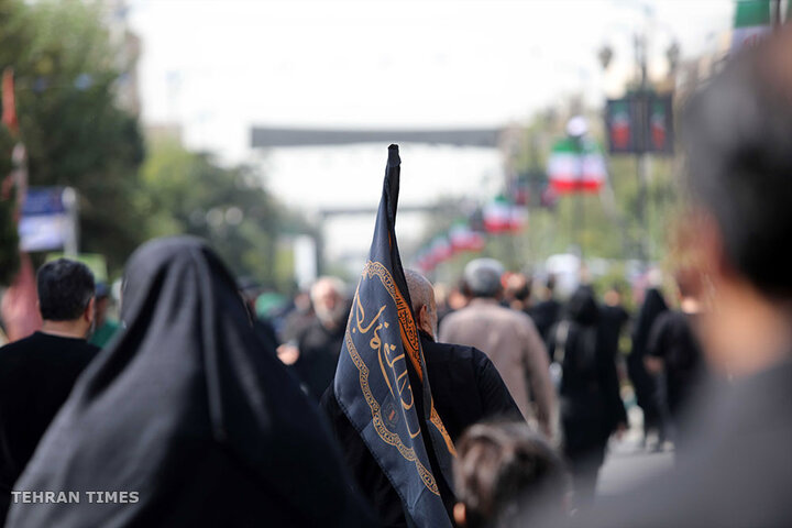Citizens join Tehran’s commemorative Arbaeen walk