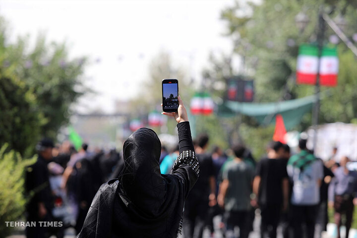 Citizens join Tehran’s commemorative Arbaeen walk