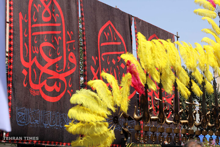 Citizens join Tehran’s commemorative Arbaeen walk