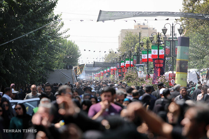 Citizens join Tehran’s commemorative Arbaeen walk