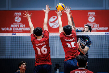 تیم والیبال جوانان ایران و کره جنوبی