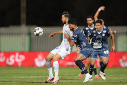 تیم فوتبال استقلال و چادرملو