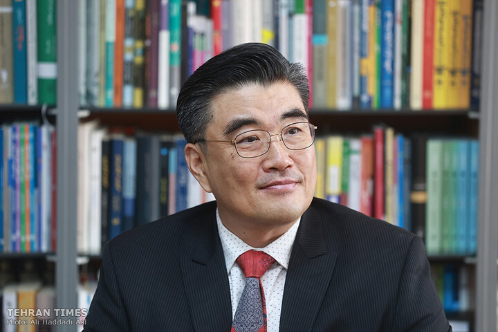 South Korean ambassador visits Tehran Times to strengthen bilateral ties