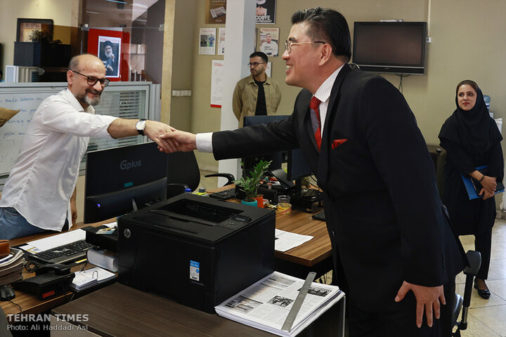 South Korean ambassador visits Tehran Times to strengthen bilateral ties