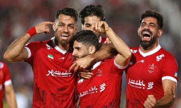 بازی تیم فوتبال پرسپولیس و ذوب آهن