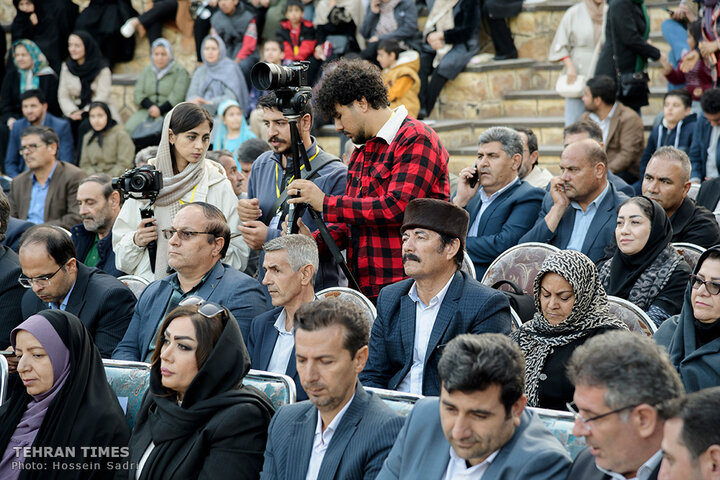 ‘Apple festival’ showcases Maragheh's flourishing tourism, economy