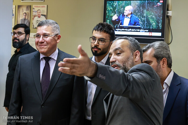 Tehran Times hosts Venezuelan envoy to expand bilateral cooperation