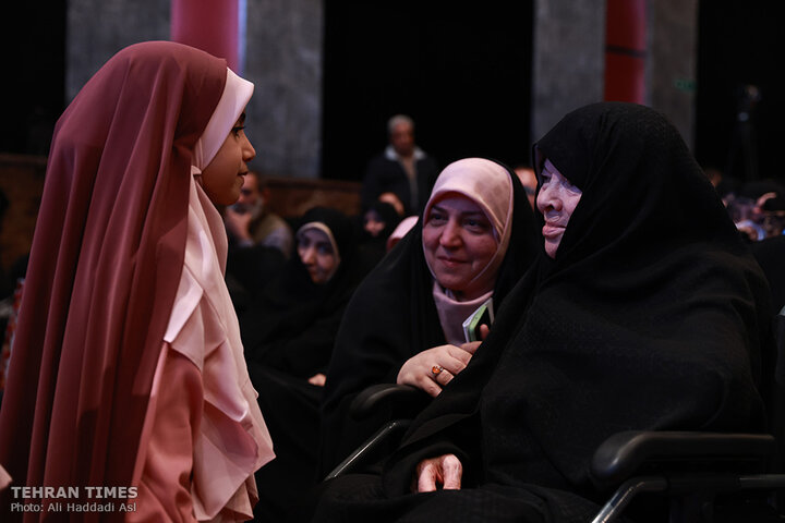 Tehran honors mothers of martyrs in solemn ceremony